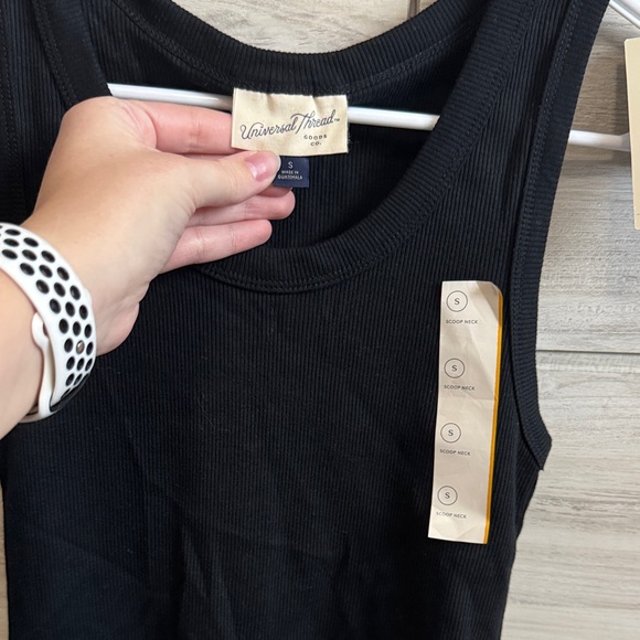 Universal Thread Black Ribbed Scoop Tank - Picture 2 of 3